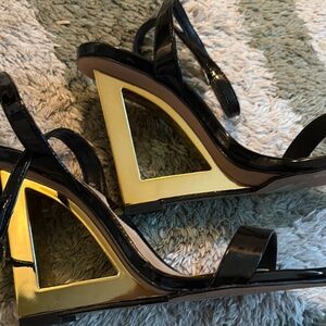 Schutz 7.5 gold triangle heel